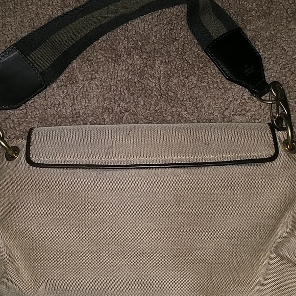 Gucci Handbag - Picture 2 of 6